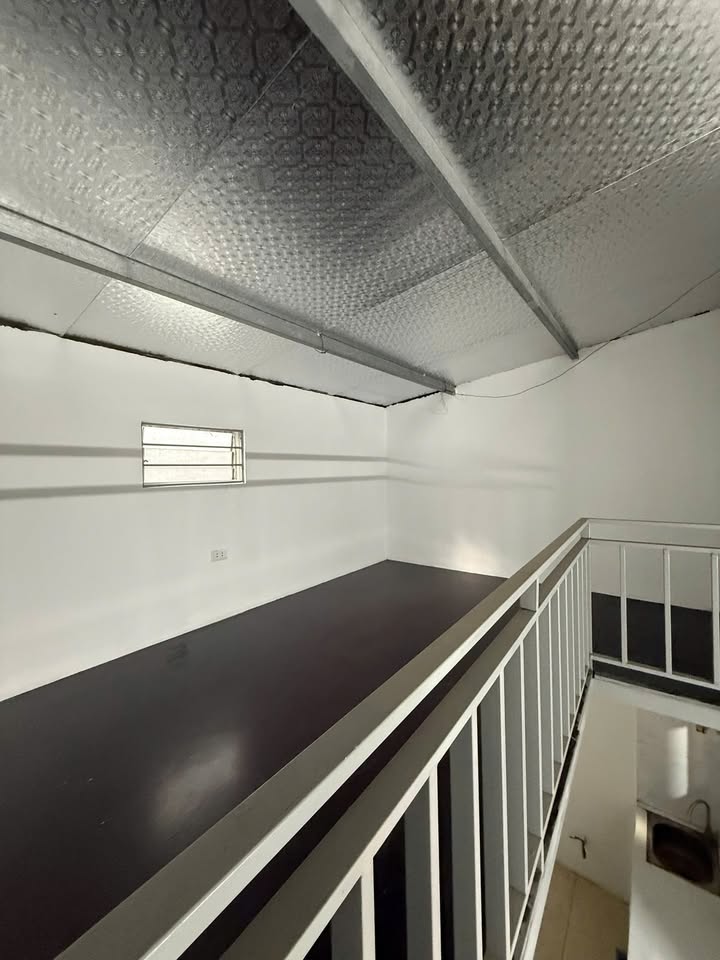 Nhà cấp 4 có gác xép Thạch Bàn 25m² giá chỉ 2.5 triệu - Vào ở ngay!