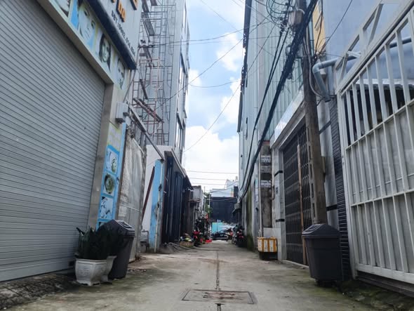Bán nhà 5 tầng hẻm xe tải Tên Lửa, Bình Tân 176m² giá 17 tỷ - Đầu tư sinh lời ổn định!
