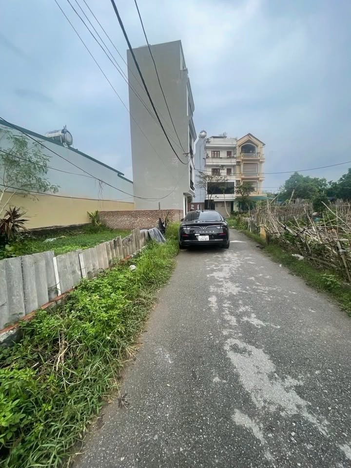 Đất Thạch Bàn Long Biên 45m² giá 8 tỷ - Mặt tiền rộng, sổ đỏ chính chủ!