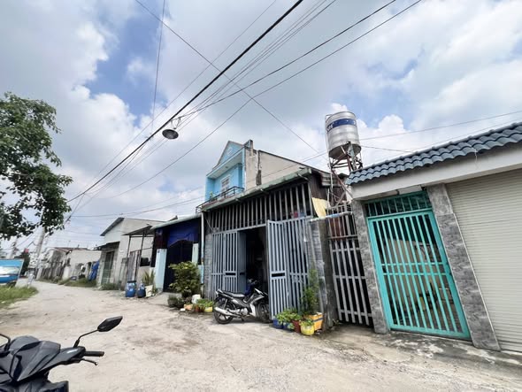 Nhà phố Tân Bình, Dĩ An 115m² giá 4.4 tỷ - Thiết kế hiện đại, ở ngay!