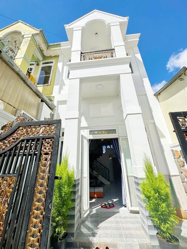 Nhà đẹp Trương Văn Hoàn P9 Đà Lạt 61m² giá 2.85 tỷ - Thiết kế tân cổ điển sang trọng!