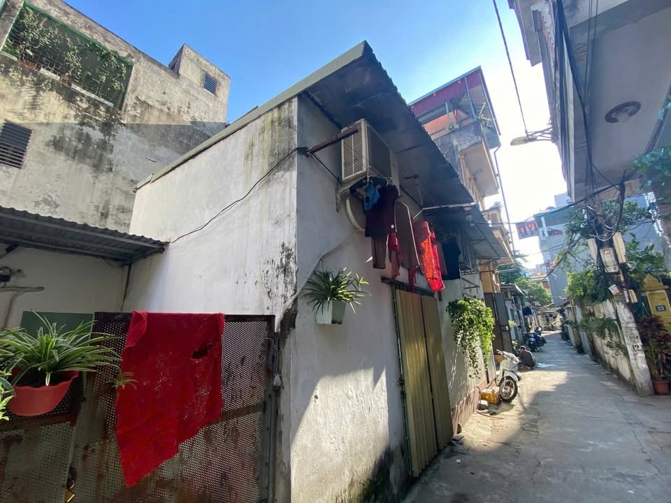 Nhà cấp 4 Ngô Gia Tự, Long Biên 30m² giá 3.5 triệu - Sẵn sàng vào ở ngay!