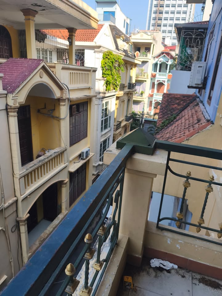 Nhà riêng cho thuê tại ngõ 61 Phạm Tuấn Tài, Cầu Giấy 80m² - Ô tô đỗ cửa, thích hợp văn phòng, gia đình!