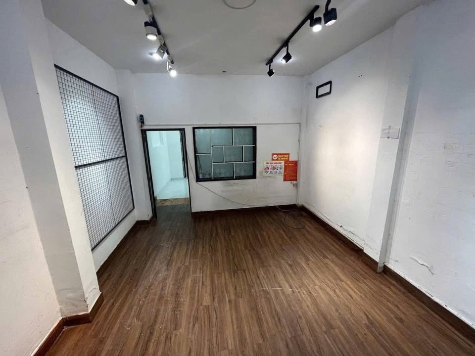 FrontHouse cho thuê tại Khuất Duy Tiến, 35m² giá 7 triệu - Kinh doanh online thuận tiện!