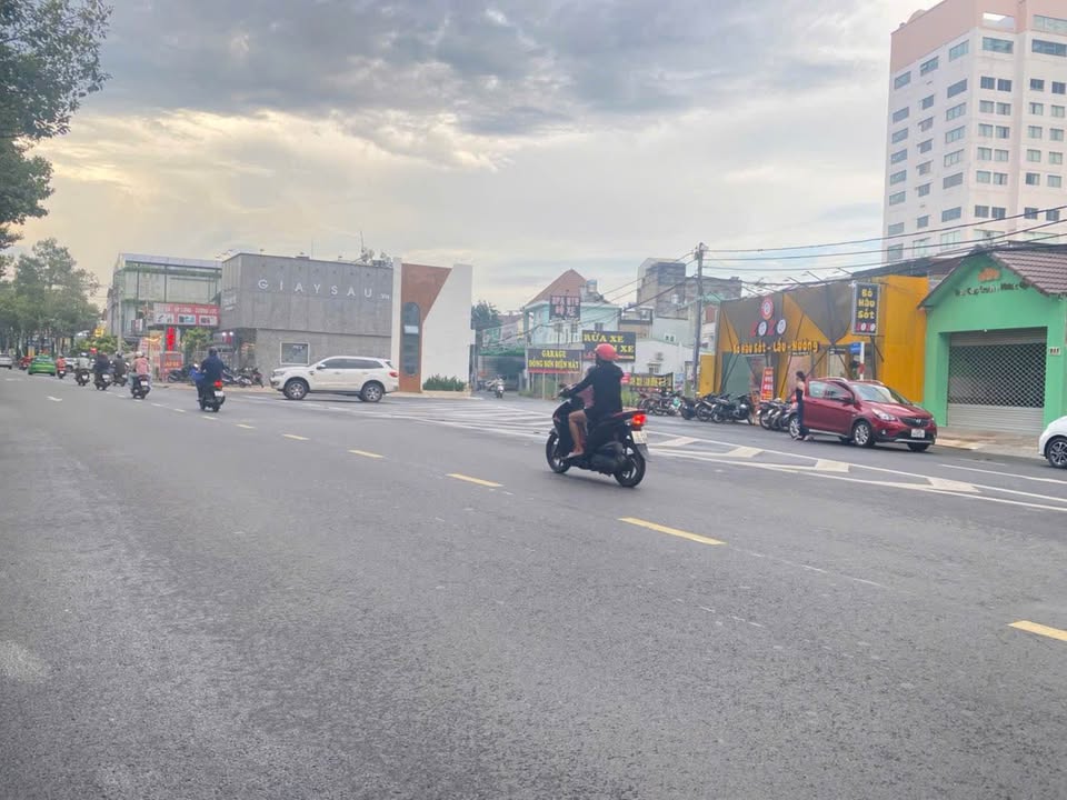 Nhà mặt tiền Trương Định, Biên Hòa 320m² giá 23 tỷ - Vị trí đắc địa, kinh doanh sầm uất!