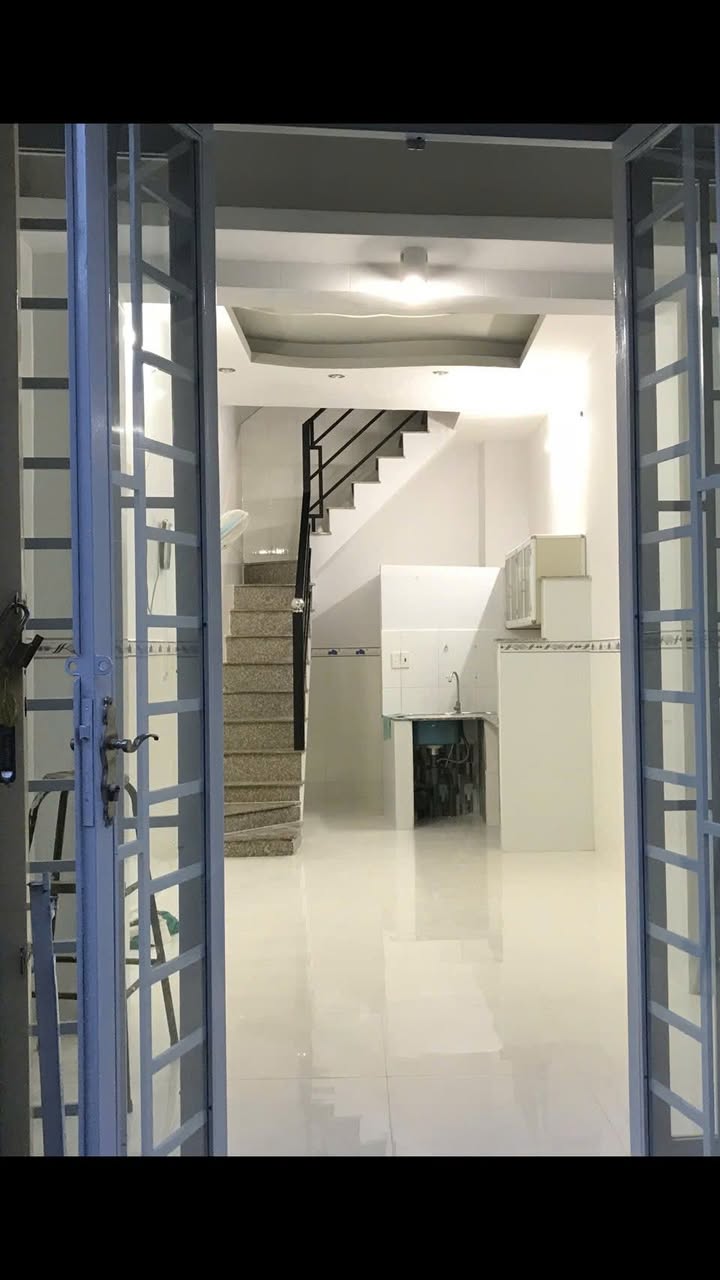 Nhà phố 3 tầng đường Gò Ô Môi, quận 7 - Diện tích 24m², giá chỉ 2.38 tỷ!