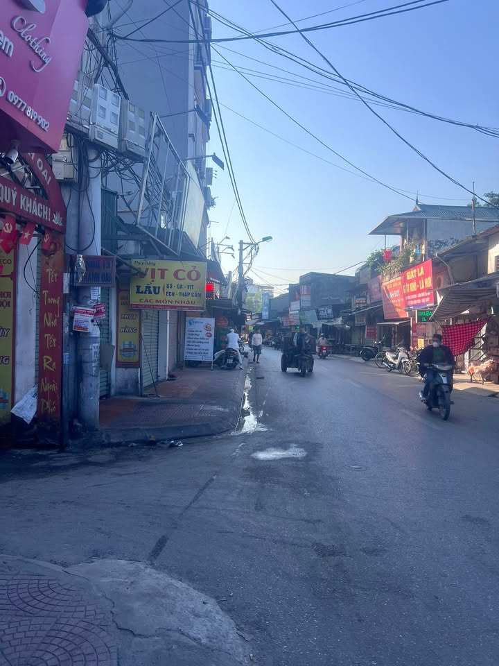Nhà mặt đường Tả Thanh Oai 56m² giá 2 tỷ - Kinh doanh siêu đỉnh!