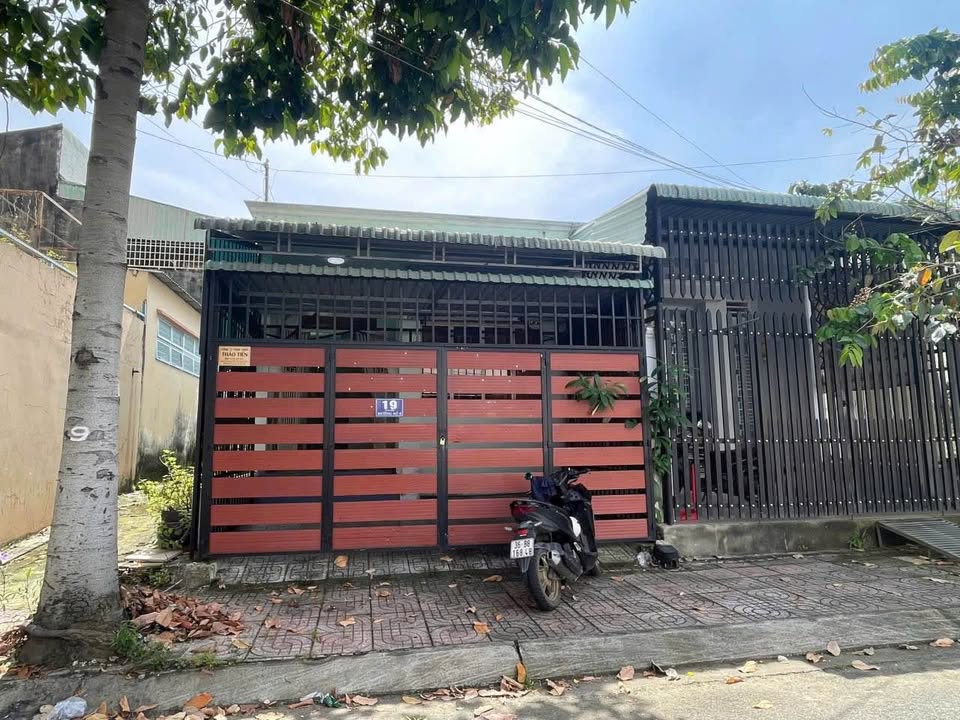 Nhà cho thuê Hiệp Thành, Thủ Dầu Một 120m² giá 7.5 triệu - Nội thất đầy đủ, mặt tiền thoáng mát!