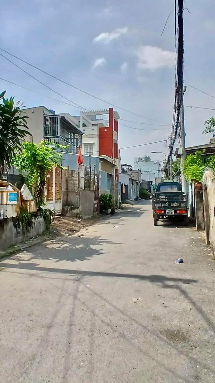 Nhà 3 tầng Hiệp Bình Chánh 100m² giá 6 tỷ - Sổ riêng không quy hoạch