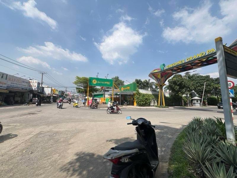 Bán nhà mặt tiền Nguyễn Xiển 142m² giá 14.5 tỷ - Kinh doanh đắc địa gần Vinhome!