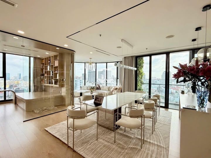 Bất động sản tại Bitexco, quận 1, TP Hồ Chí Minh - Diện tích 100m² giá 24 tỷ - Sẵn sổ hồng!