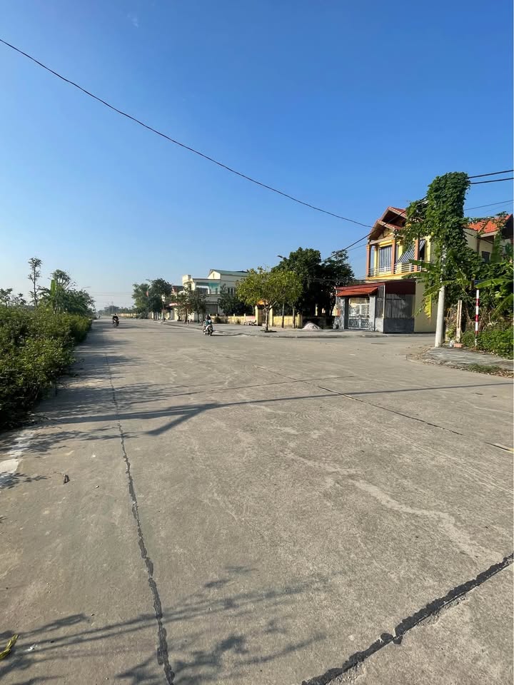 Đất nền mặt đường Trần Quang Khải, Ninh Sơn, 100m² - Đường rộng, tiện ích đầy đủ!