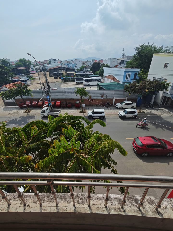 Cho thuê căn hộ tại Tố Hữu 200m² giá 1,5 triệu - Không chung chủ, an ninh tốt!