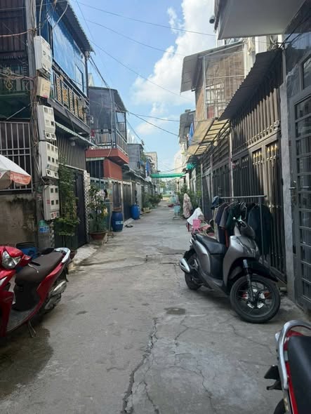 Nhà 2 mặt tiền đường Giồng Lớn, 36m² giá 630 triệu - Sẵn sàng vào ở!