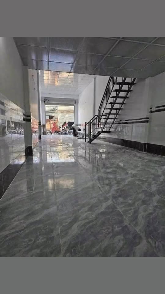 Nhà mặt tiền đường Tân Thới Hiệp, quận 12, 92m² giá 9.5 triệu - Không gian lý tưởng cho kinh doanh!