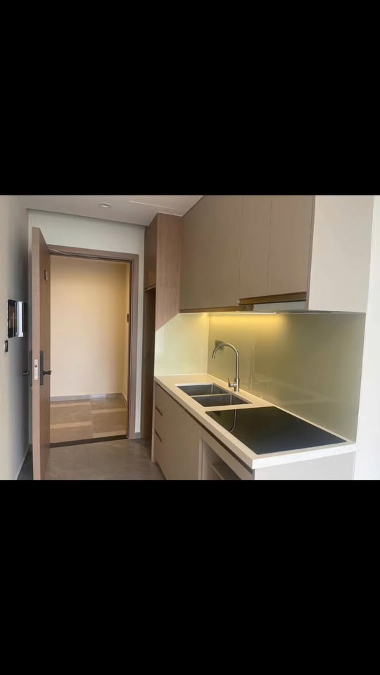 Căn hộ ICON 40 Hạ Long 63m² giá 3.3 tỷ - Căn góc view hồ tuyệt đẹp!