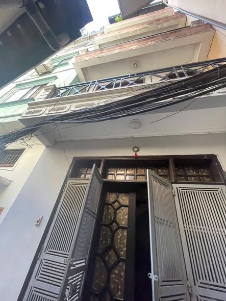 Nhà phố Trần Khát Chân 1500m² giá 9 tỷ - Tiện ích ngập tràn, cách trường Bách Khoa chỉ 5 phút!