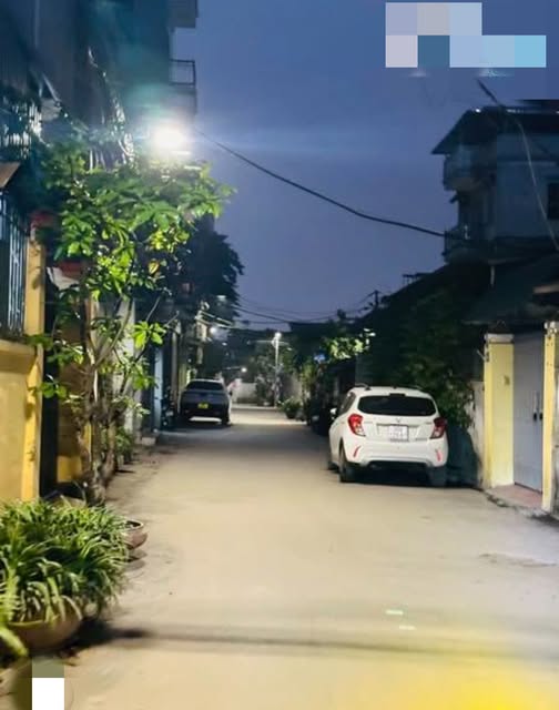 Nhà phố Võ Chí Công, Tây Hồ 40m² giá 9 tỷ - Ô tô tận cổng, tiện ích đầy đủ!