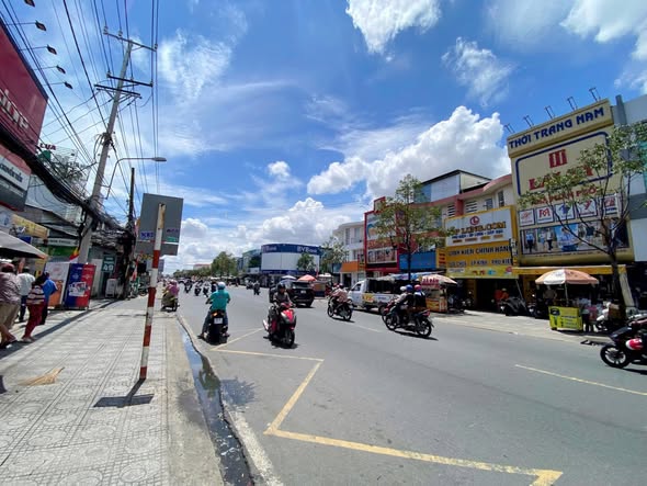 Nhà cho thuê mặt tiền đường Mai Thị Hồng Hạnh, Rạch Sỏi, Rạch Giá 75m² - Kinh doanh thuận lợi!