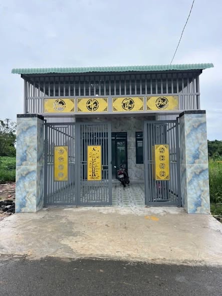 Nhà mặt tiền đường nhựa Tây Hòa 120m² giá 1.4 tỷ - Đầy đủ tiện ích xung quanh!