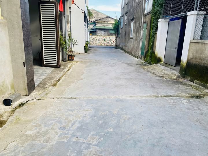 Nhà 2 tầng Hưng Dũng, TP Vinh 110m² giá 4 tỷ - Ô tô tránh nhau, an ninh tốt!