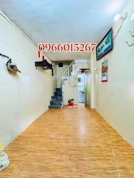 Nhà 4 tầng đường Bạch Mai, 18m² giá 2.25 tỷ - Sổ đỏ chính chủ, thương lượng tốt!