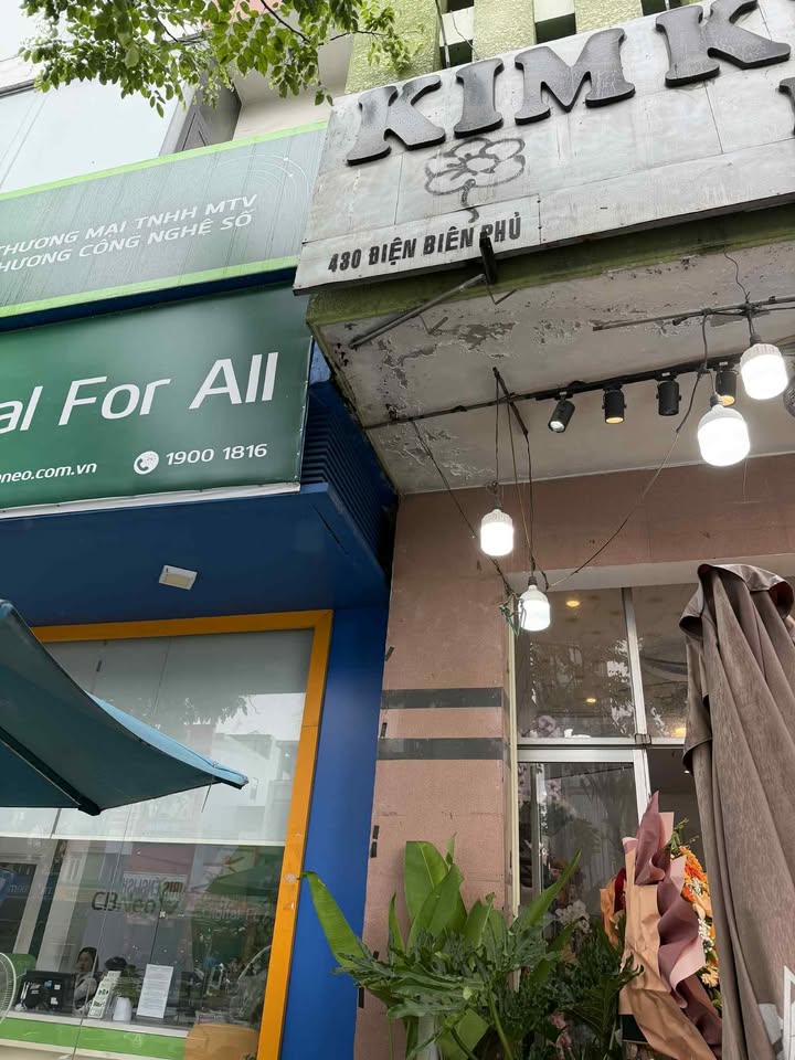 Nhà 3 tầng + Nhà C4 tại Đà Nẵng - Sổ đỏ chính chủ giá chỉ 4 tỷ!