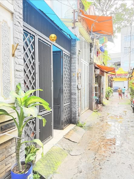 Nhà riêng Cao Thắng Q.3 45m² giá 10.3 tỷ - Vị trí đắc địa, giao thông thuận lợi!