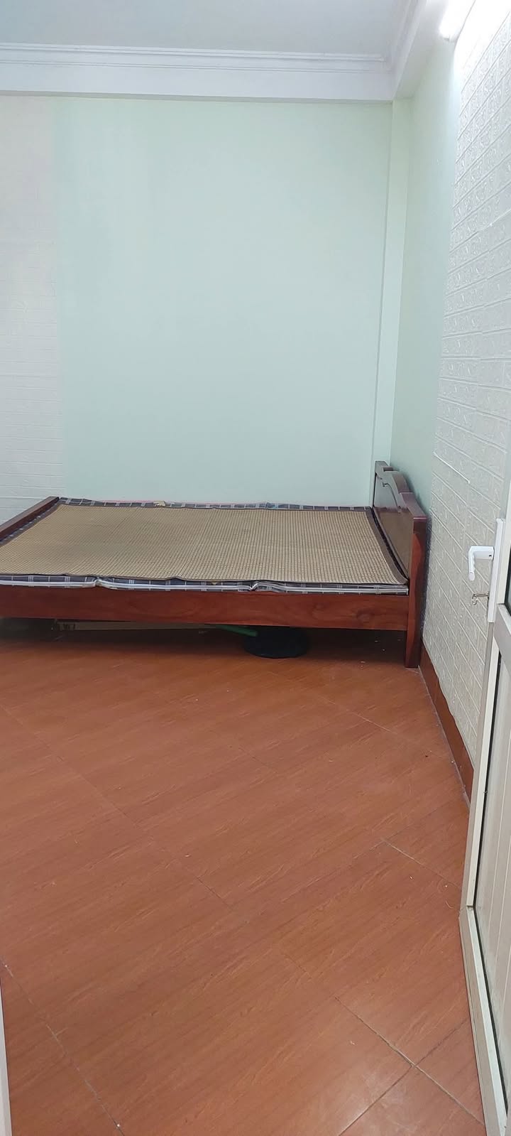 Phòng trọ ngõ 260 Tân Mai, Hoàng Mai - Giá 2.3 triệu, vào ở ngay!