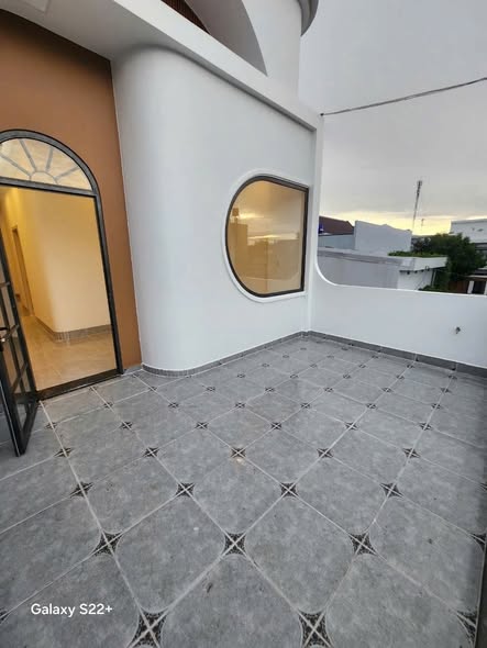 Nhà 1 trệt 1 lầu mặt tiền Khu Tái Định Cư Vĩnh Quang, Rạch Giá 91m² giá 3.1 tỷ - Thiết kế sang trọng, sẵn sàng ở!