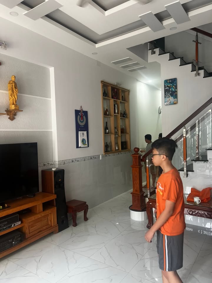 Nhà phố Biên Hòa 200m² giá 4.5 tỷ - Thiết kế hiện đại, view đẹp!