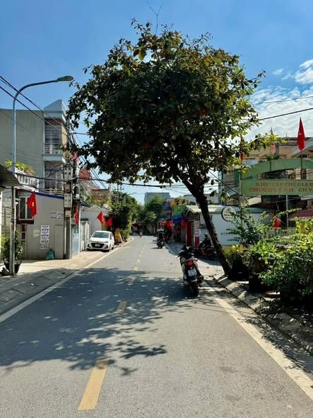 Lô góc mặt đường Hoàng Công Khanh 54.2m² giá 3.15 tỷ - Đầu tư sinh lời nhanh chóng!