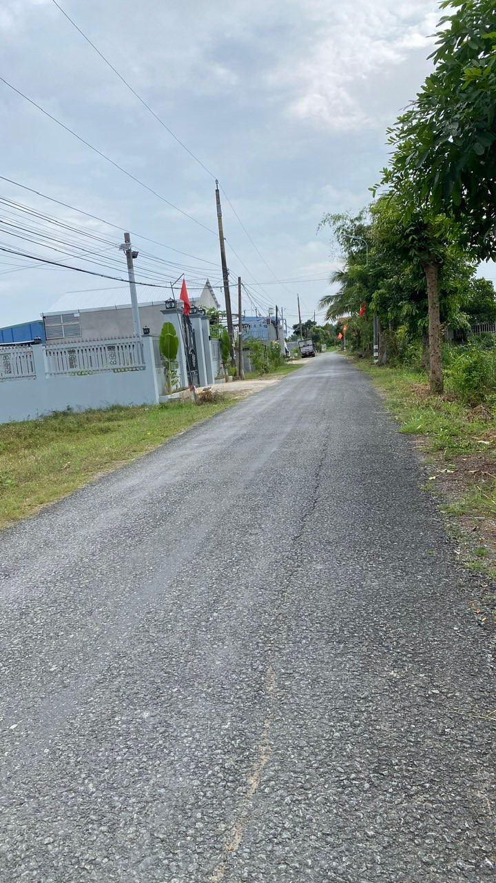 Nhà cấp 4 mặt tiền đường nhựa xã Mỹ Lộc 125m² giá 2.1 tỷ - Vị trí đắc địa gần QL50!