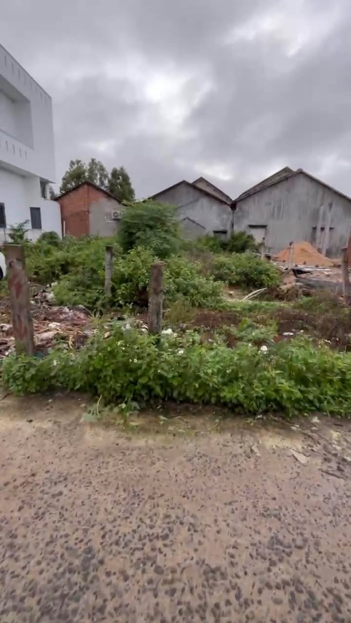 Đất nền Hòa Hiệp Trung 95m² giá 920 triệu - Vị trí đẹp gần chợ và trường học!