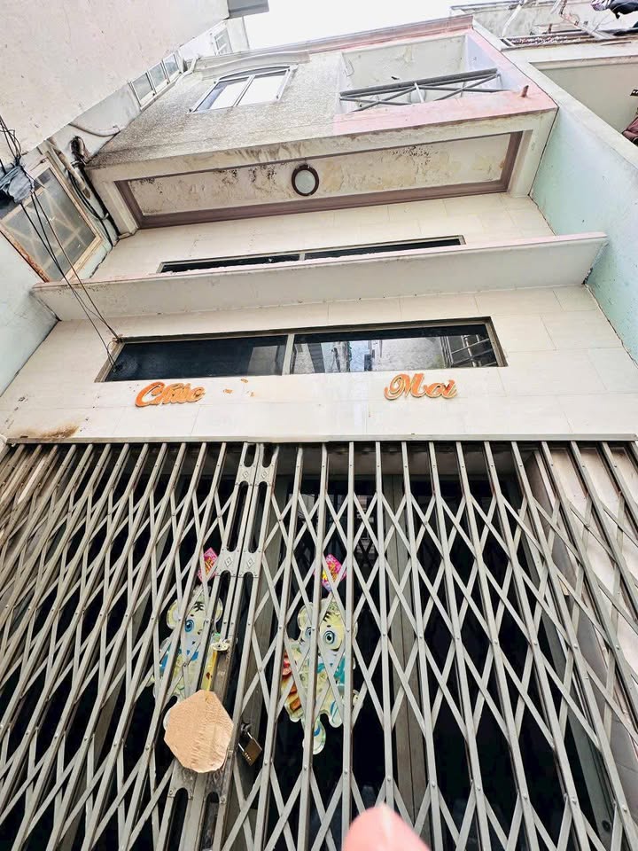 Bán Nhà Hẻm Lý Thái Tổ, Quận 10, Diện tích 25m² - Giá chỉ 4.2 tỷ, thương lượng ngay!