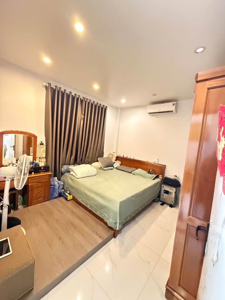 Nhà đẹp Cao Xanh Hạ Long 70m² giá 1 tỷ - Ô tô đỗ trước cửa!