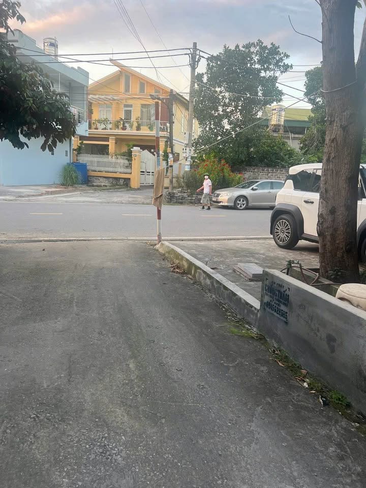 Đất nền 130m² tại Uông Bí giá chỉ 1 tỷ - Sổ đỏ chính chủ, giao ngay!