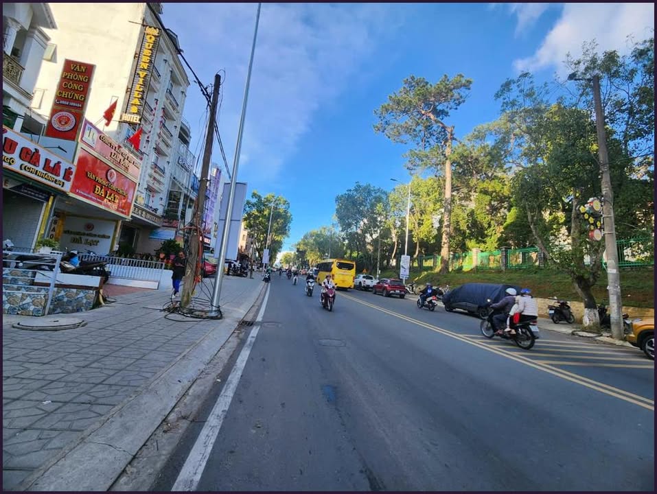 Cho thuê nhà mặt tiền đường Phù Đổng Thiên Vương, Đà Lạt 180m² - Kinh doanh thuận lợi!