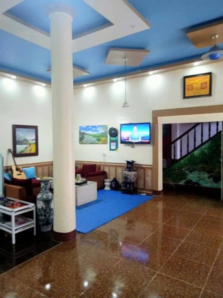 Nhà 3 tầng mặt đường Giẳng Lắc, TP Sơn La, 64.5m², giá chỉ 2.4 tỷ - Kinh doanh tiện lợi!