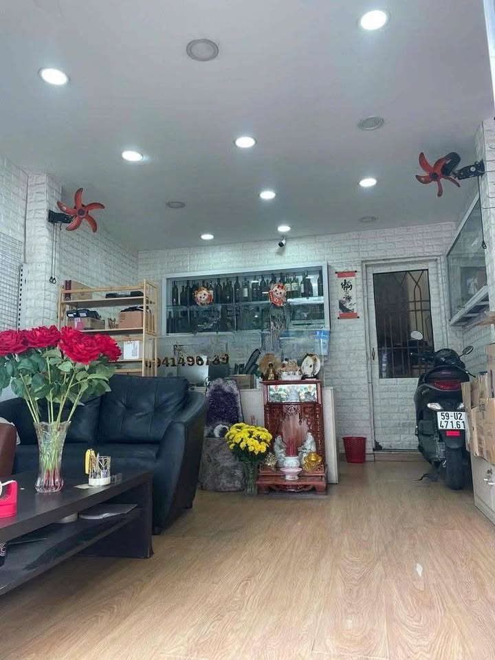 Nhà mặt tiền cho thuê đường Ba Tháng Hai, Quận 10 - Diện tích 28m² giá 15 triệu/tháng
