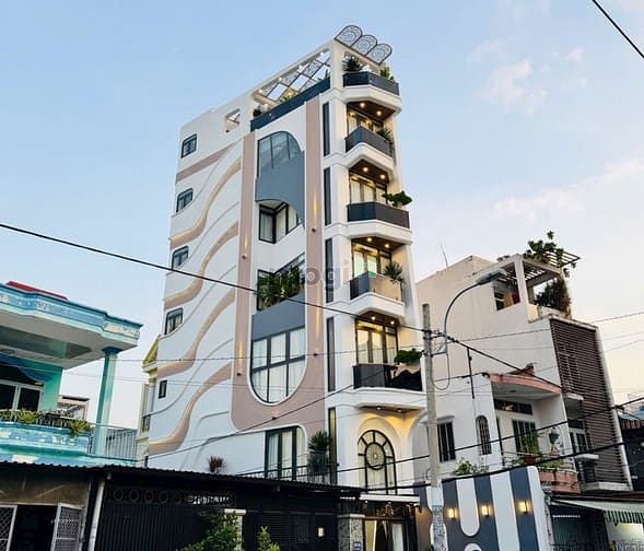 Nhà phố Nguyễn Văn Khối, Gò Vấp 318m² giá 16.8 tỷ - Thang máy sang trọng, kinh doanh thuận lợi!