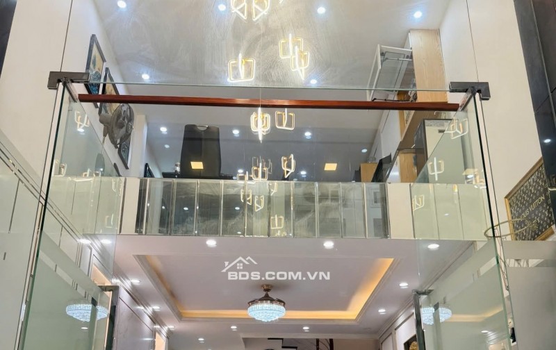 Nhà Đẹp Phố VIP Bạch Mai, Hai Bà Trưng 42m² giá 13.3 tỷ - Sẵn sàng vào ở ngay!