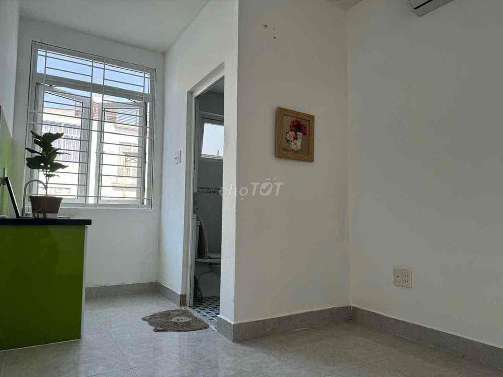 Căn hộ Studio Đường Nguyễn Thông 18m² giá 4.2 triệu - Full nội thất, ngay Ga Sài Gòn!