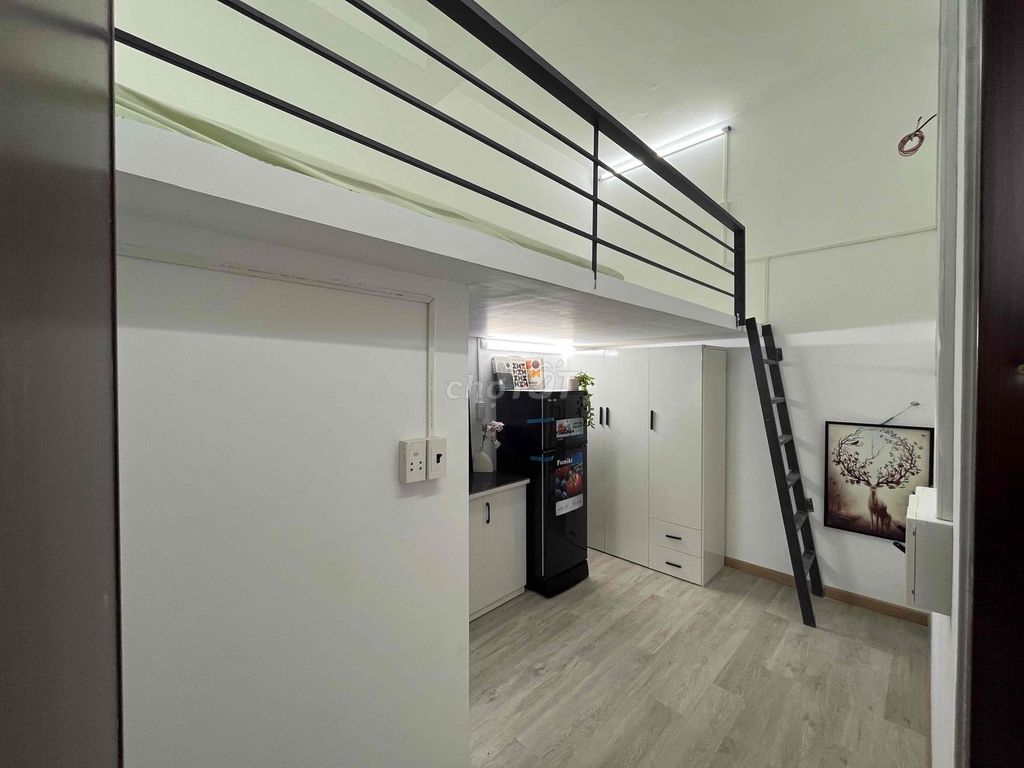 Phòng trọ cho thuê tại đường Nguyễn Tất Thành, Quận 4, 35m² - Thiết kế hiện đại, giá chỉ 4.5 triệu!