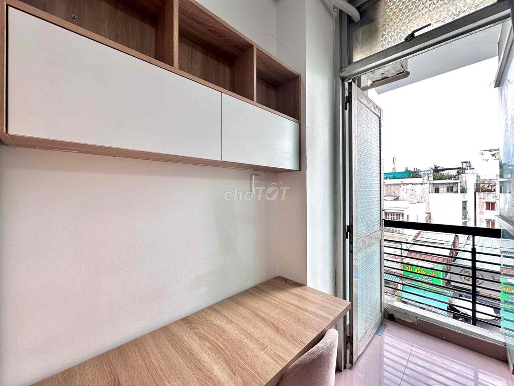 Studio ban công lớn ngay chợ Hoà Hưng - Khu an ninh cao, giá 6.2 triệu