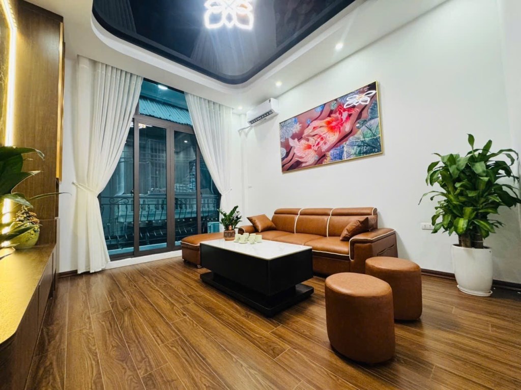 Nhà Đống Đa 48m² giá 15.2 tỷ - Ô tô đỗ cửa lý thuyết