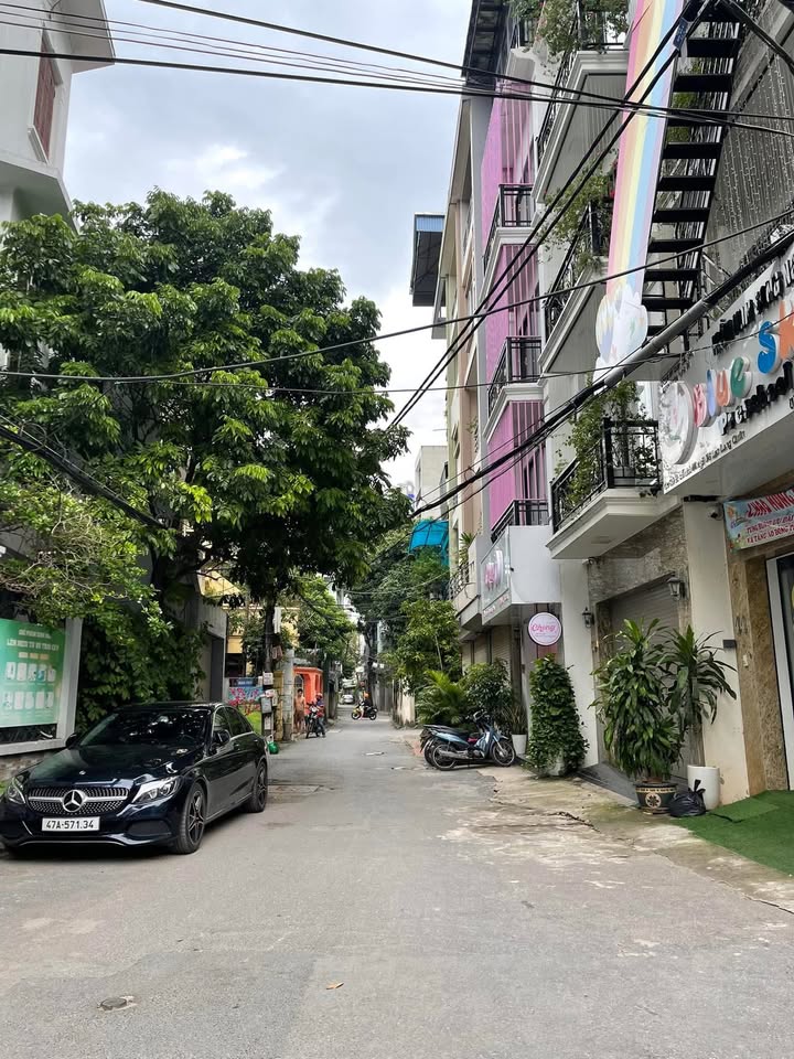 Nhà FrontHouse Lạc Long Quân 51m² giá thỏa thuận - Lô góc ô tô tránh nhau!