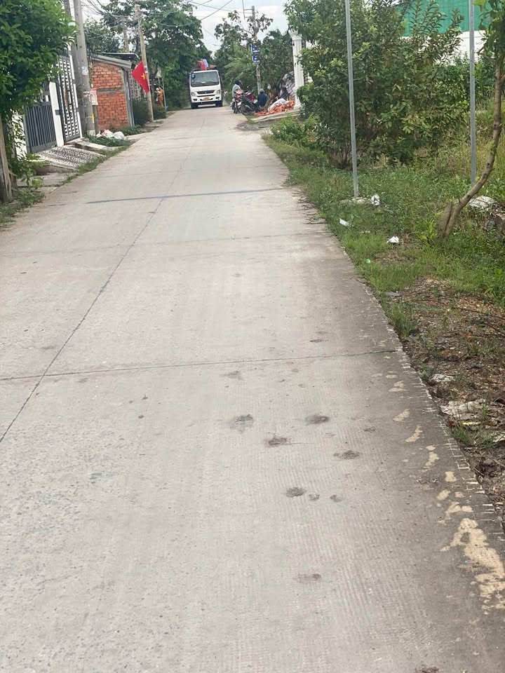 Bán lô đất mặt tiền ấp 3 xã Long An 1000m² giá 2.2 tỷ - Sổ đỏ chính chủ