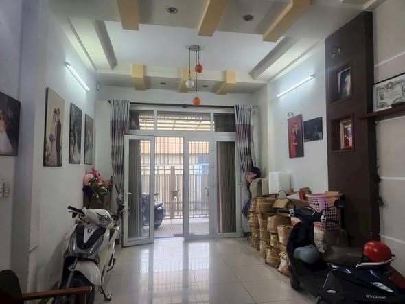 Nhà 3 tầng mặt tiền kinh doanh Phước Long A, Thủ Đức 84m² giá 9.4 tỷ - Sẵn sàng giao ngay!