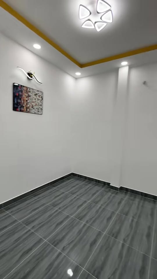 Nhà phố hiện đại 125m² tại Cần Giuộc giá 3.49 tỷ - Tặng nội thất sang trọng!